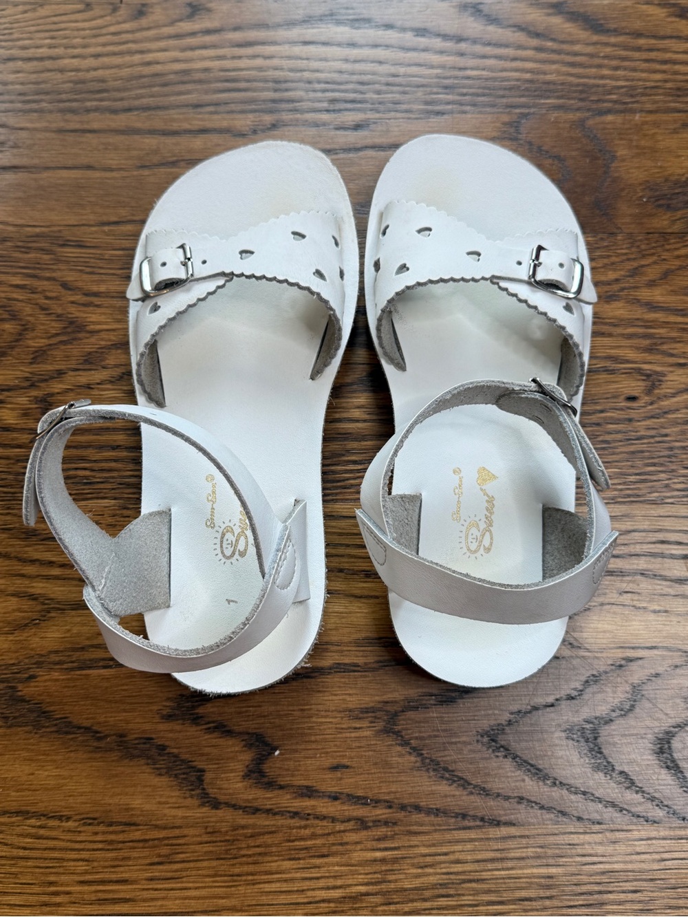Salt Water Sun-Sans Girls White Sweetheart Cutout Ankle Strap Kids Sandals Sz 1 - Picture 4 of 9